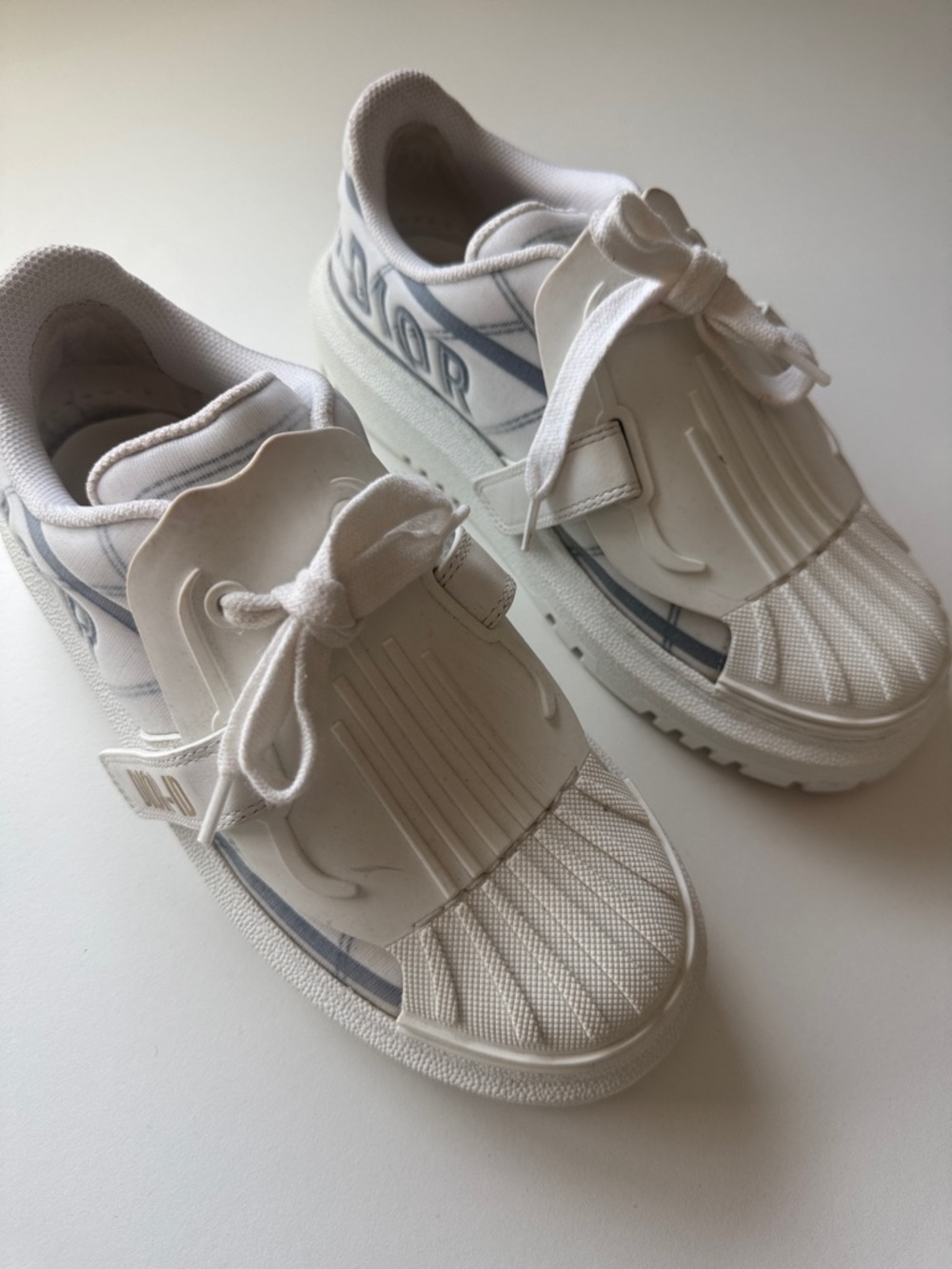 Dior Kids Cream and Blue DIOR-ID Sneakers - Picture 2 of 4